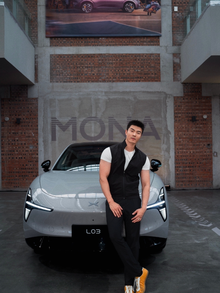 北京｜小鹏 MONA L03，第一次见到它，有点被颜值吸引