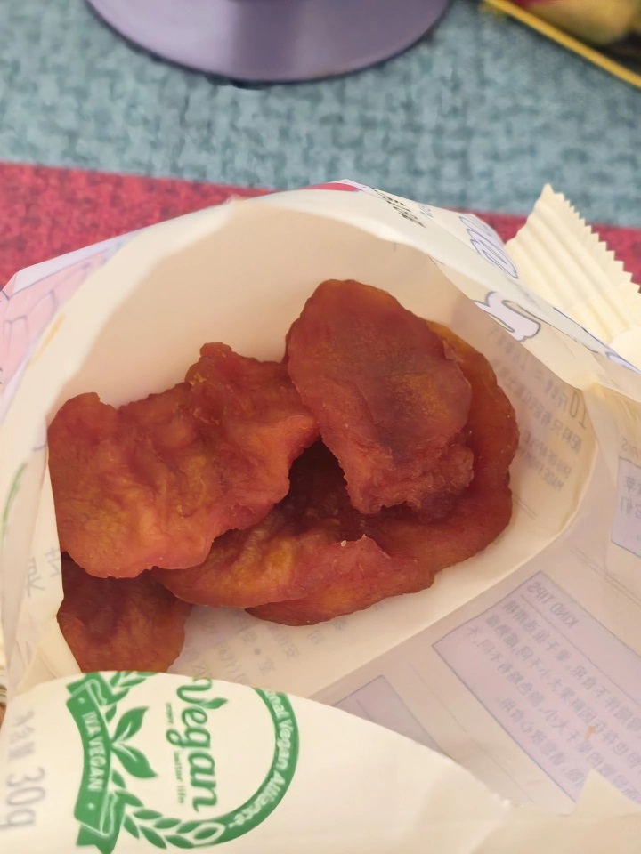 这苹果干厚实酸甜越嚼越香🍎
