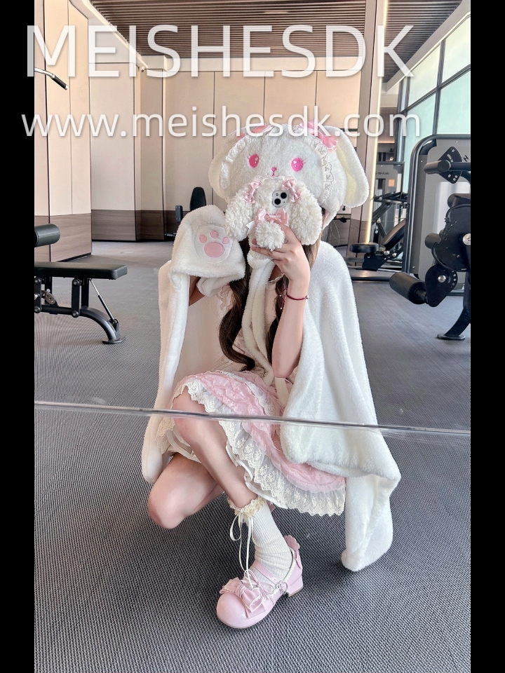 好萌的兔熊毛毯呀！姐妹们觉得哪个颜色更好看嘞
