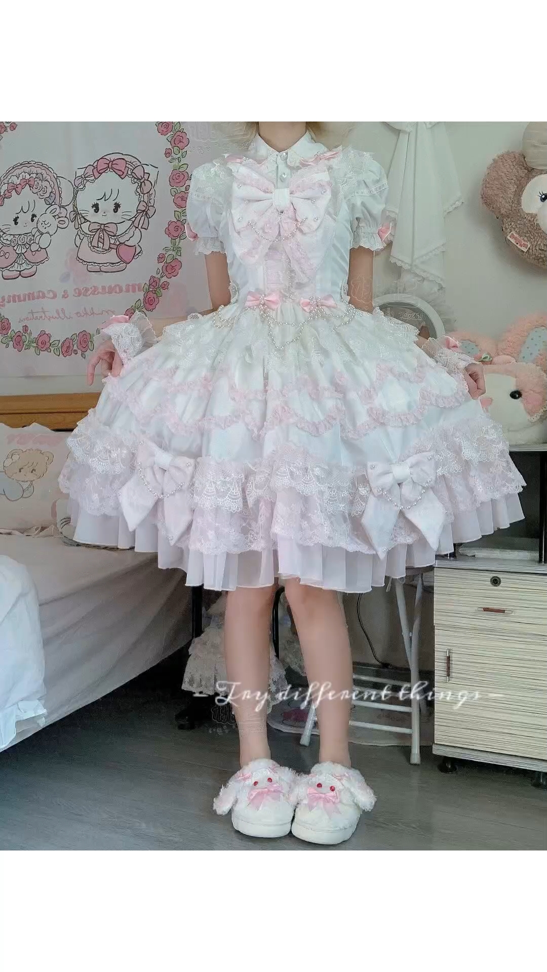 白粉色真的好可爱呀，好喜欢这个配色！ 指路：梦孚子 昭和doll
