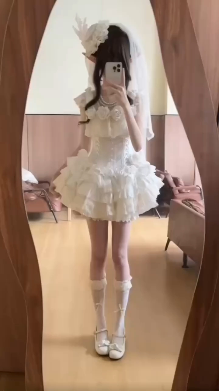 谁懂啊，狗短真的很显腿长的哇，越来越喜欢短腰版了！
