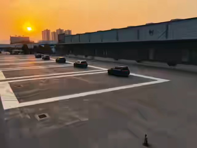 一个视频带你直观感受 5 台豪华 SUV 转弯表现