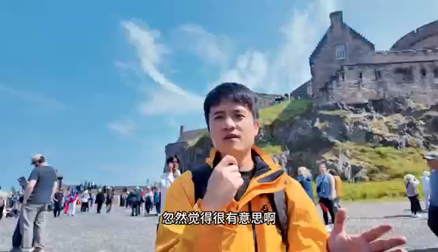 听说仰望U8又又又去给航天当保障车了！这次天问二号发射，它再次低调现身，作为保障车为直播车队和航天专家提供出行支持。  从嫦娥探月到天问行星探测，仰望U8堪称航天任务的“常客”。它从不张扬，却总能在关键时刻稳稳出现。碎石路上，它靠易四方四电机独立驱动系统和云辇-P智能液压悬架，将颠簸化为平稳；复杂地形中，21种坏路工况测试赋予它十足底气。  航天往星河里走，汽车在大地上铺路，真是中国制造的硬核浪漫...