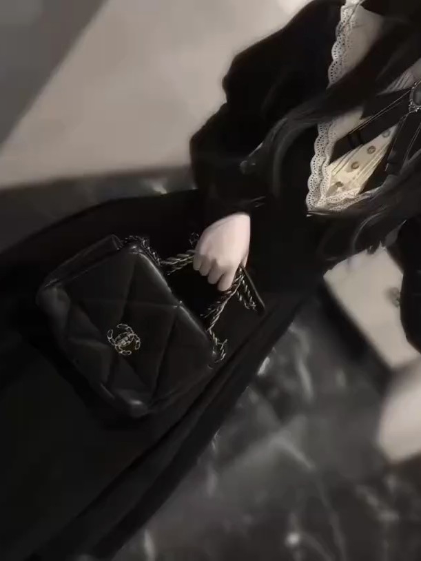 喷不了这是真的大小姐，真的很难拒绝一条这么显身材的裙子，感觉很有留洋千金的氛围感