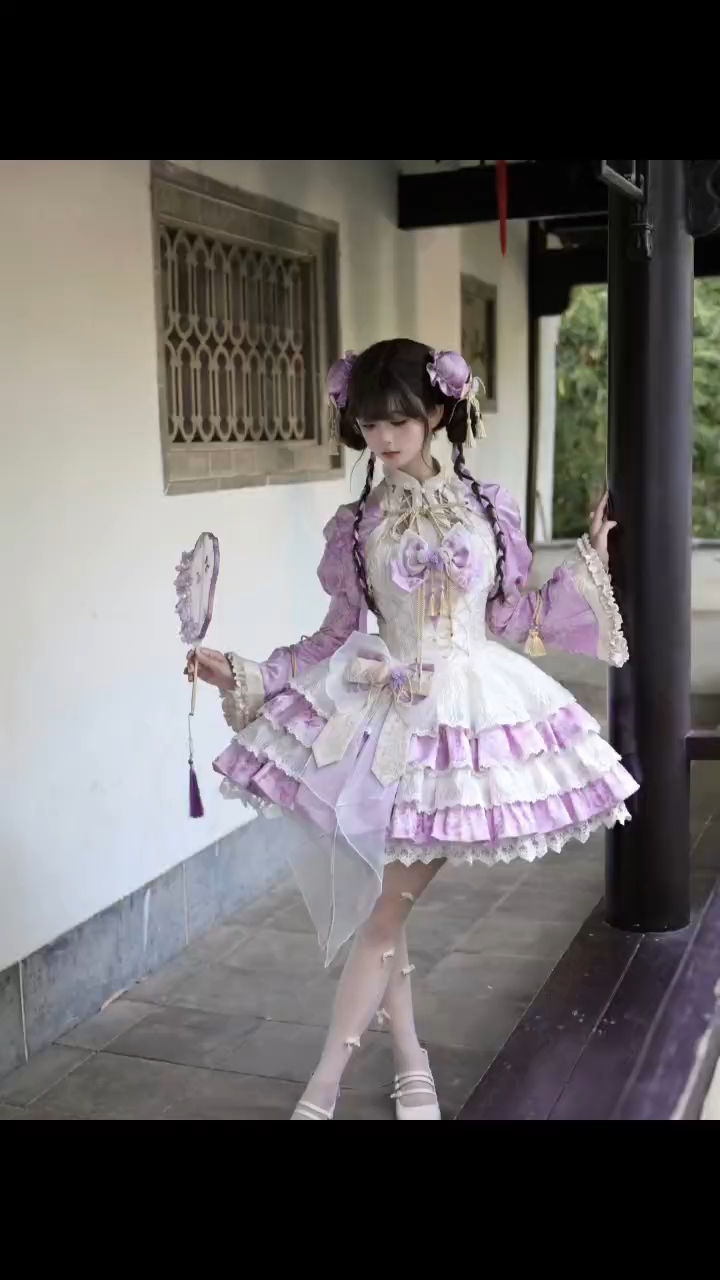 第一次买的中华风Lolita就被美住了，又迷上了Alice girl家的这条小裙子