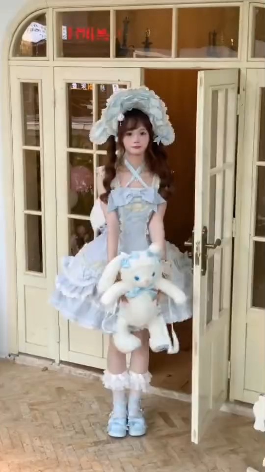 芝士咩咩家是懂出新色的呀，这个蓝色硬糖啵啵也太甜了