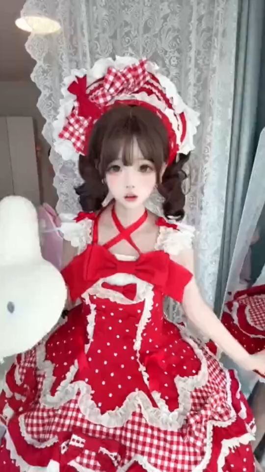那很好看啦，红色波点真的超级显白啊，还有这个版型真的很无敌好嘛 #Lolita #lolita原创设计 #lo安利