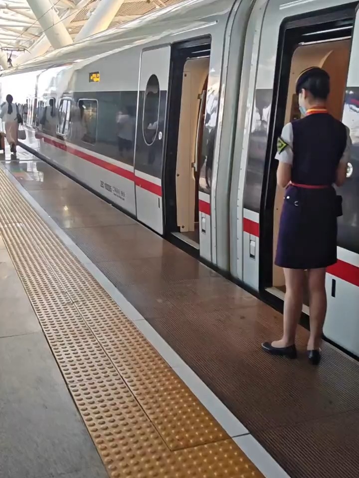某天离开这一座城 我去哪你都跟