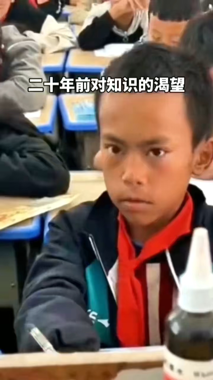 狗狗神经炎，症状|治疗|预防全齐了，如果你还傻傻不知道狗狗神经炎怎么回事，一定要认真读，狗狗神经炎是由于中枢神经系统和周围神经系统病变引起的疾病，初期治 疗比较容易，但是经常反复，深深困扰着各位毛孩子主人们！ --- 常见症状： 1.狗狗突发性抽搐 2.走路四肢无力，一瘸一拐的 3.前肢拖着后肢缓慢行走 4.头朝上仰着，喘着粗气 5.眼睛结膜充血 6.发病很迅速 ----- 治.疗推荐🔰 内服： ...