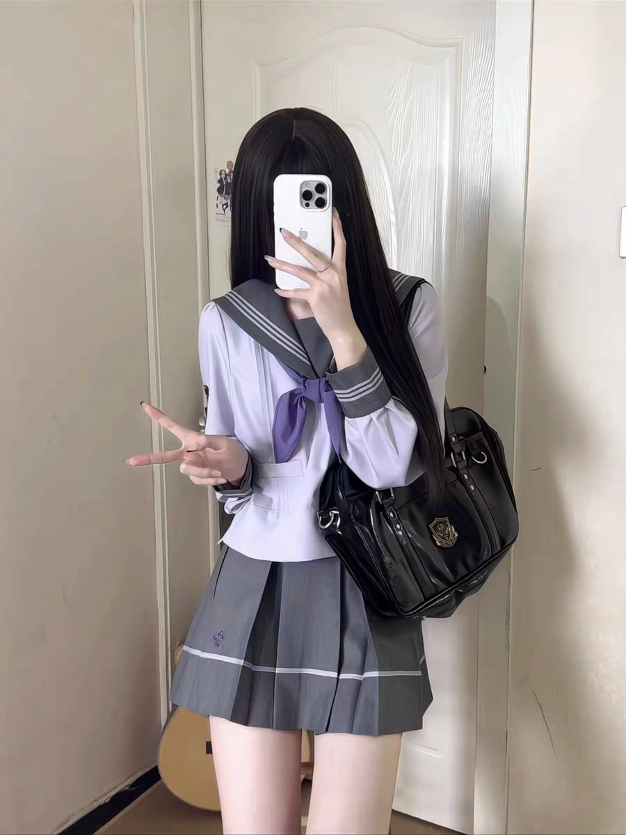 真的会爱上一些温柔的紫色，是谁发明的紫色和灰色设计，简直不要太温柔太有少女感