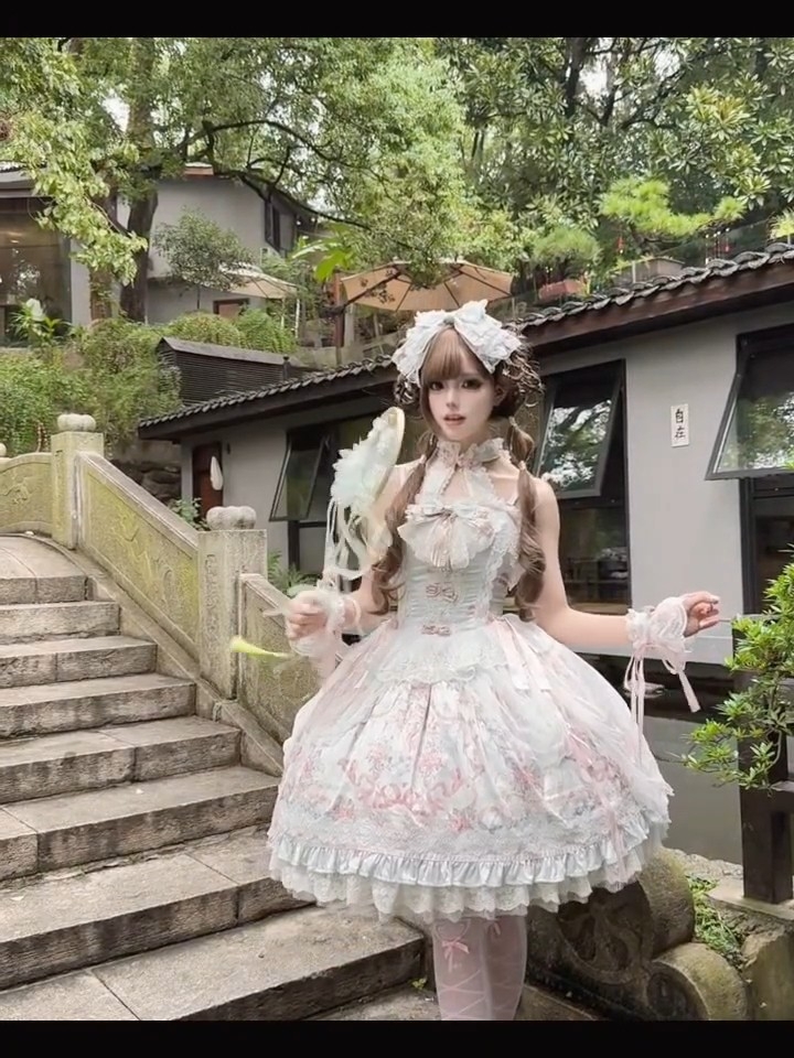 可恶!做这么好看不要命啦 被这个挂脖设计狠狠种草了,好美貌啊