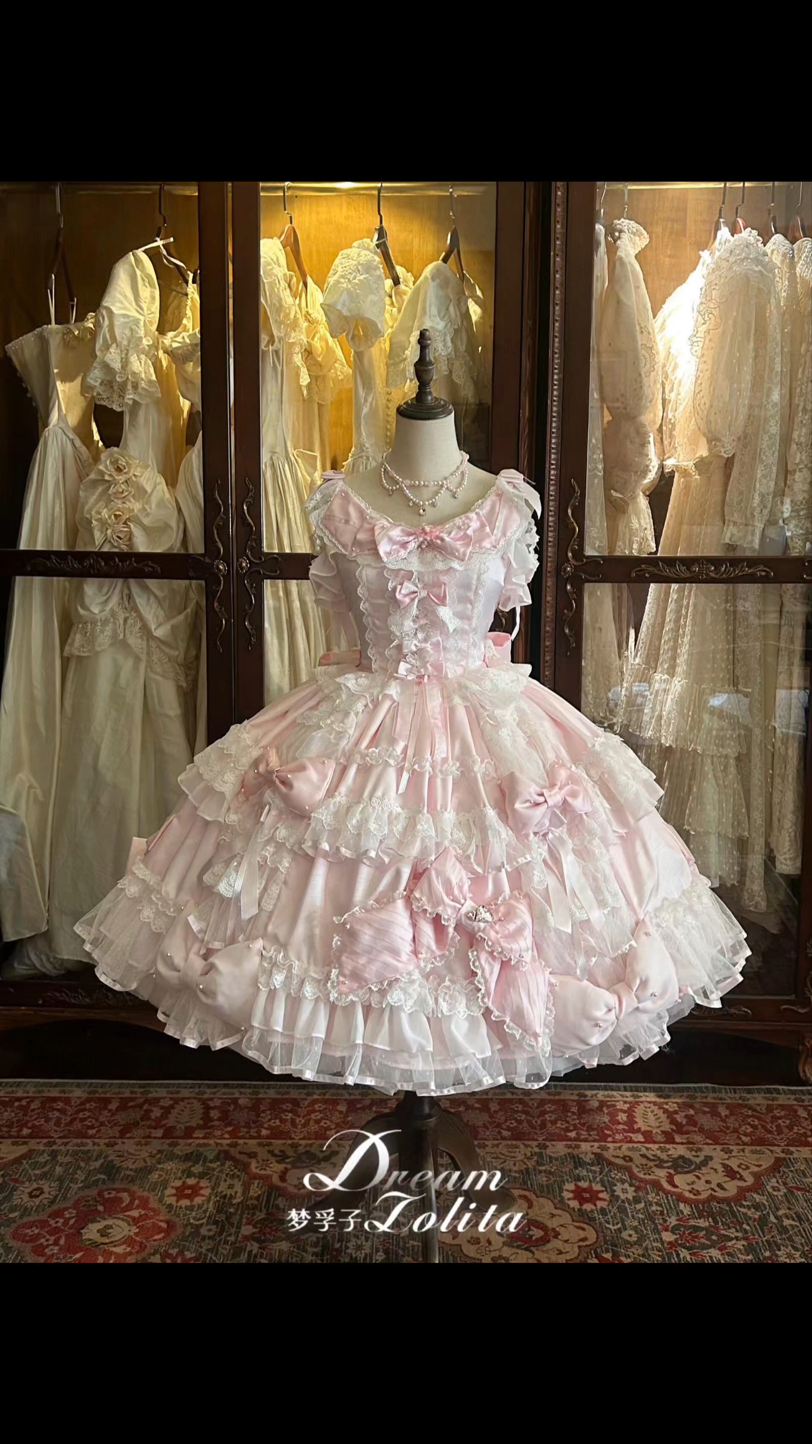 就这个粉白色小裙子萌！ 不敢想象穿上会有多美貌#梦孚子 #lolita安利 #Lolita日常 #Lolita #lolita花嫁
