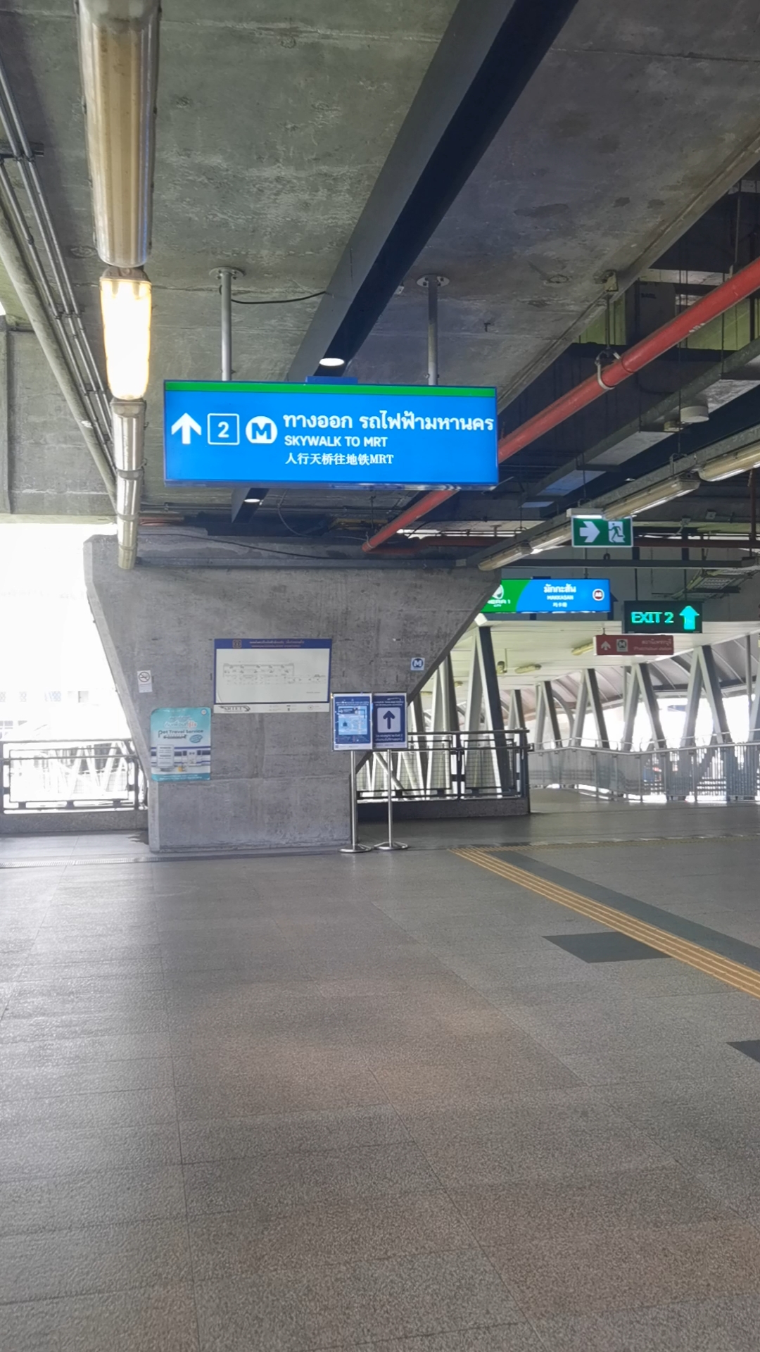 250527曼谷1.0首次坐地铁转线🚋