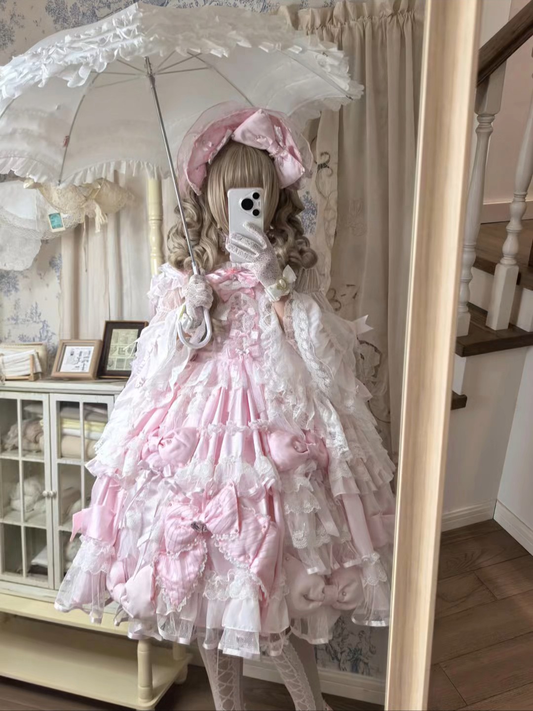 这个粉简直别太美了，裙摆好大好温柔，层层叠叠的怎么能这么温柔，充棉蝴蝶结是真的萌