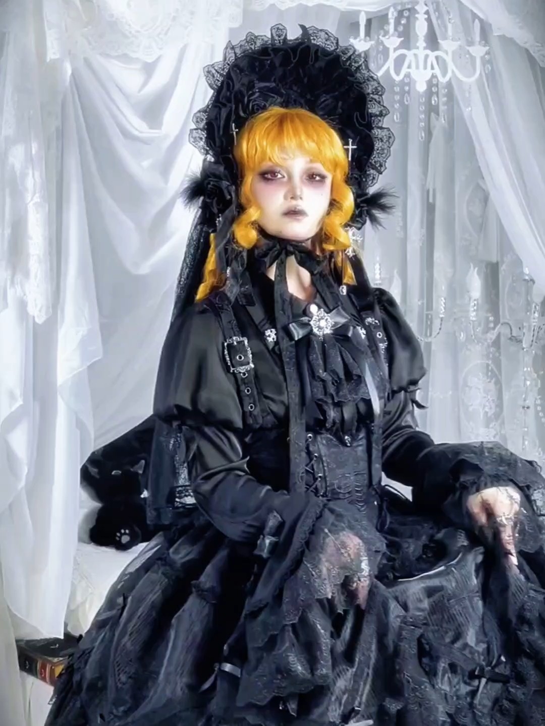 来自哥特魔女的压迫感