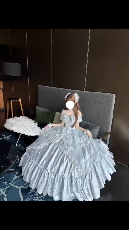 俺真的超级喜欢这条小裙子捏，这个蓝色的超大裙摆，米米嘟，太适合生日穿啦 #lo#lolita#lo安利