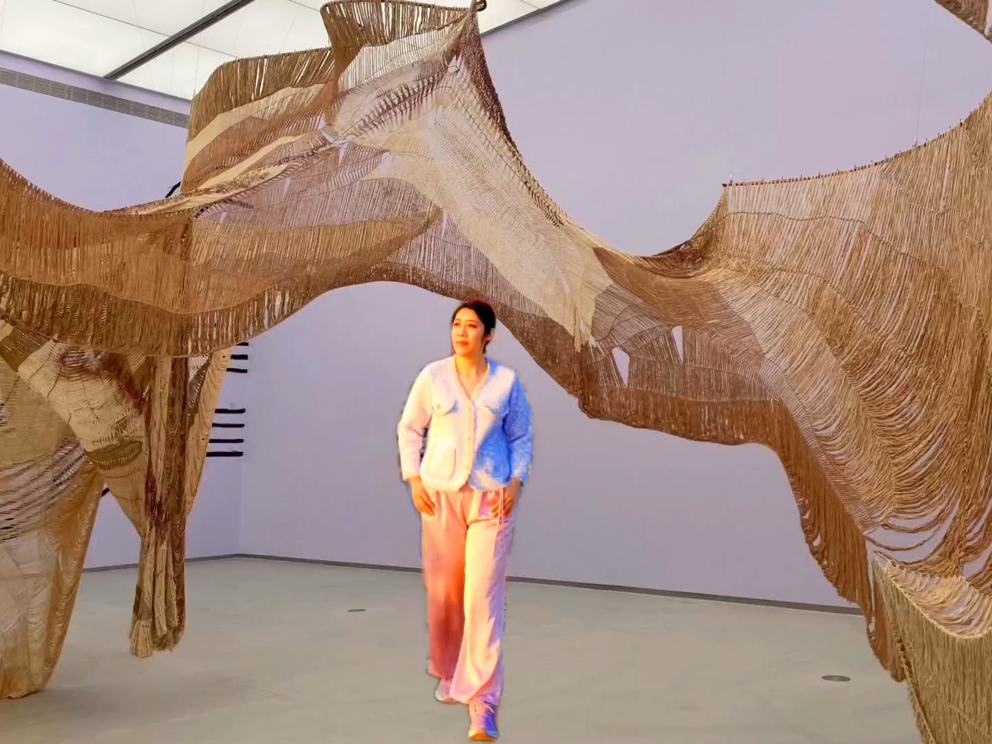 周末魔都与腾势一起，沉浸式体验上海双年展艺术沙龙##腾势艺术漫游 ##美好生活腾势而上##腾势Z9GT##上海双年展必打卡点位#