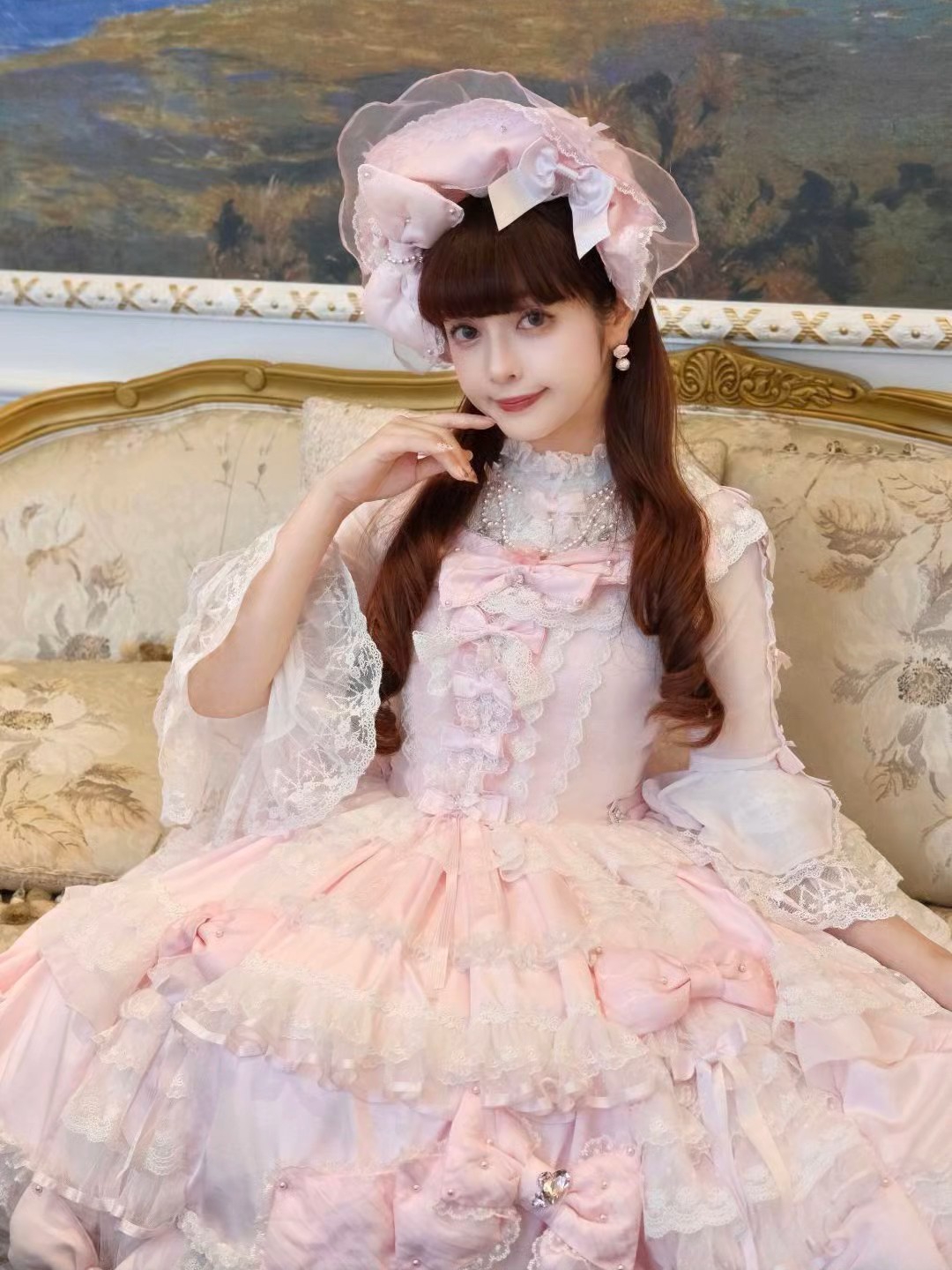 不愧是会长，怎么能穿每条裙子都这么好看！这个粉色是真的会被种草到，看起来特别萌