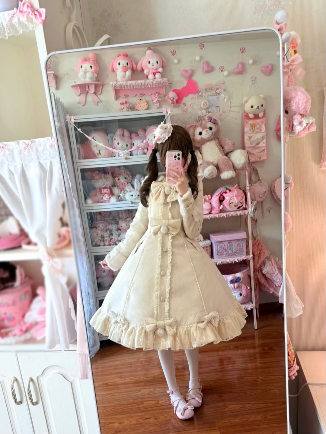 我们lo娘冬天就应该穿这种萌萌的大衣，收腰设计怎么能这么显瘦，而且这个颜色看起来也很百搭