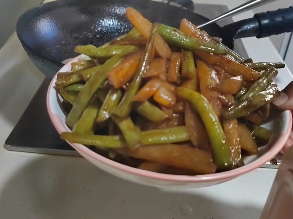 焖豆角土豆