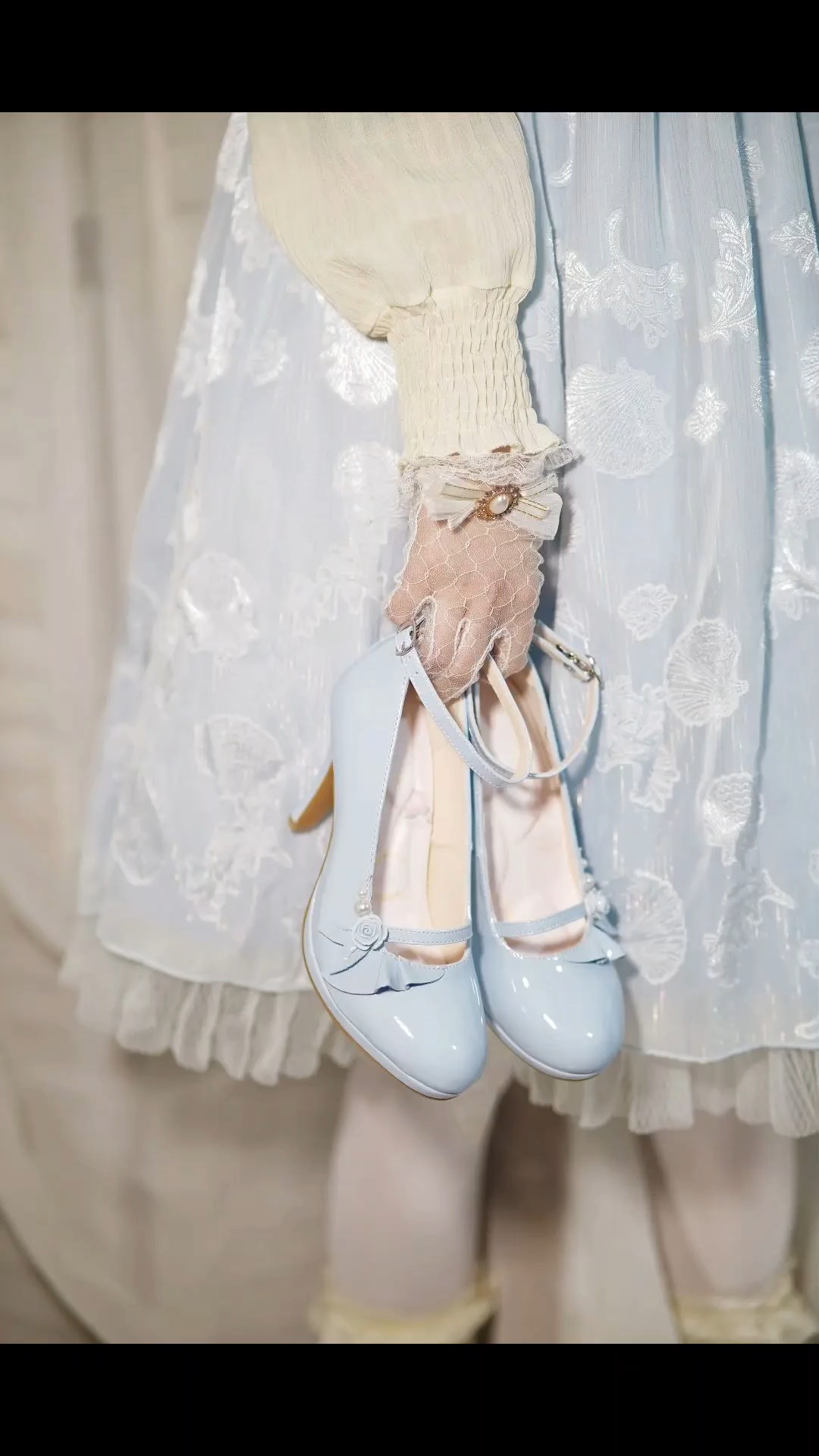 冲了双蓝色的lo鞋鸭，有没有搭配的小裙子推荐#lo鞋#lolita安利#lo鞋安利
