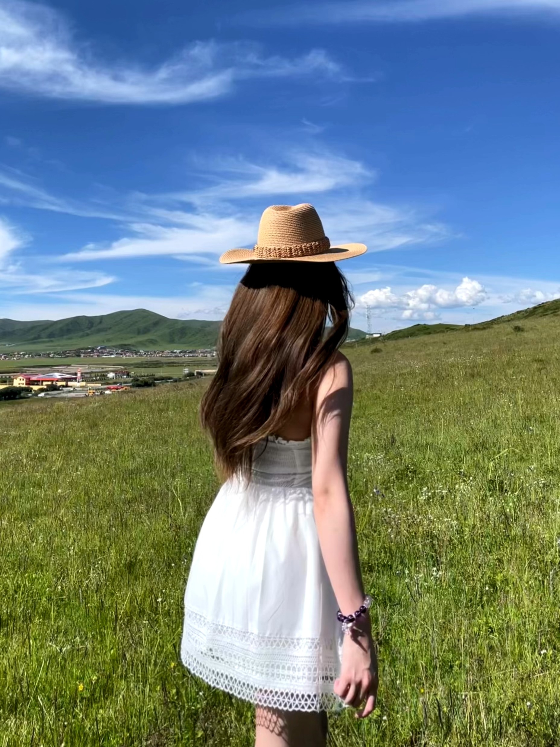 穿上漂亮衣服多去呼吸一下大自然的气息