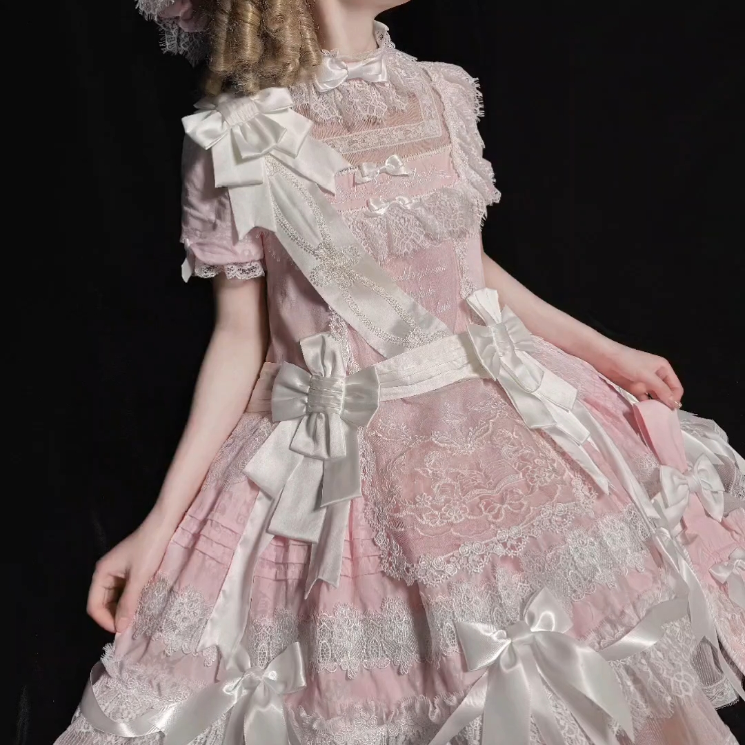 什么？！蕾丝娃娃竟然出新色了，这个粉色感觉还挺好看的耶～