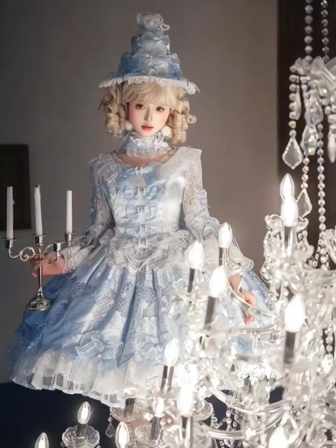 冰蓝的花嫁像是雪国的公主一般纯洁无暇