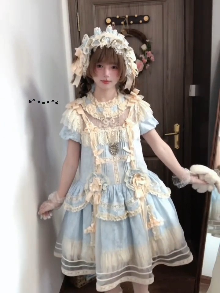 蓝色跟粉色真的都好萌呀，真的超喜欢低腰小裙裙！