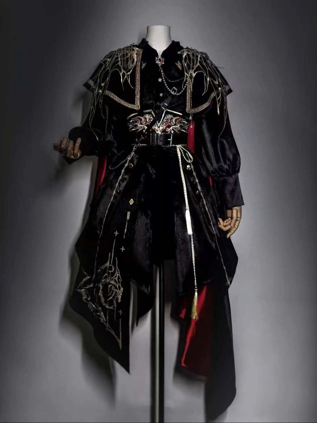 这个我是真的要亲自蹲，每个颜色都好华丽的感觉，不敢相信这居然是新店的水平