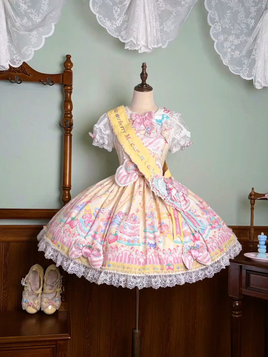 好鲜明的黄色啊，突然就get到了黄色甜裙的魅力所在～