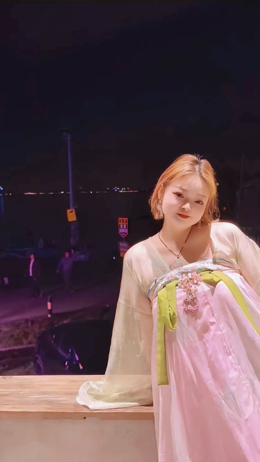 春知晓梦不觉 恰似你我当年