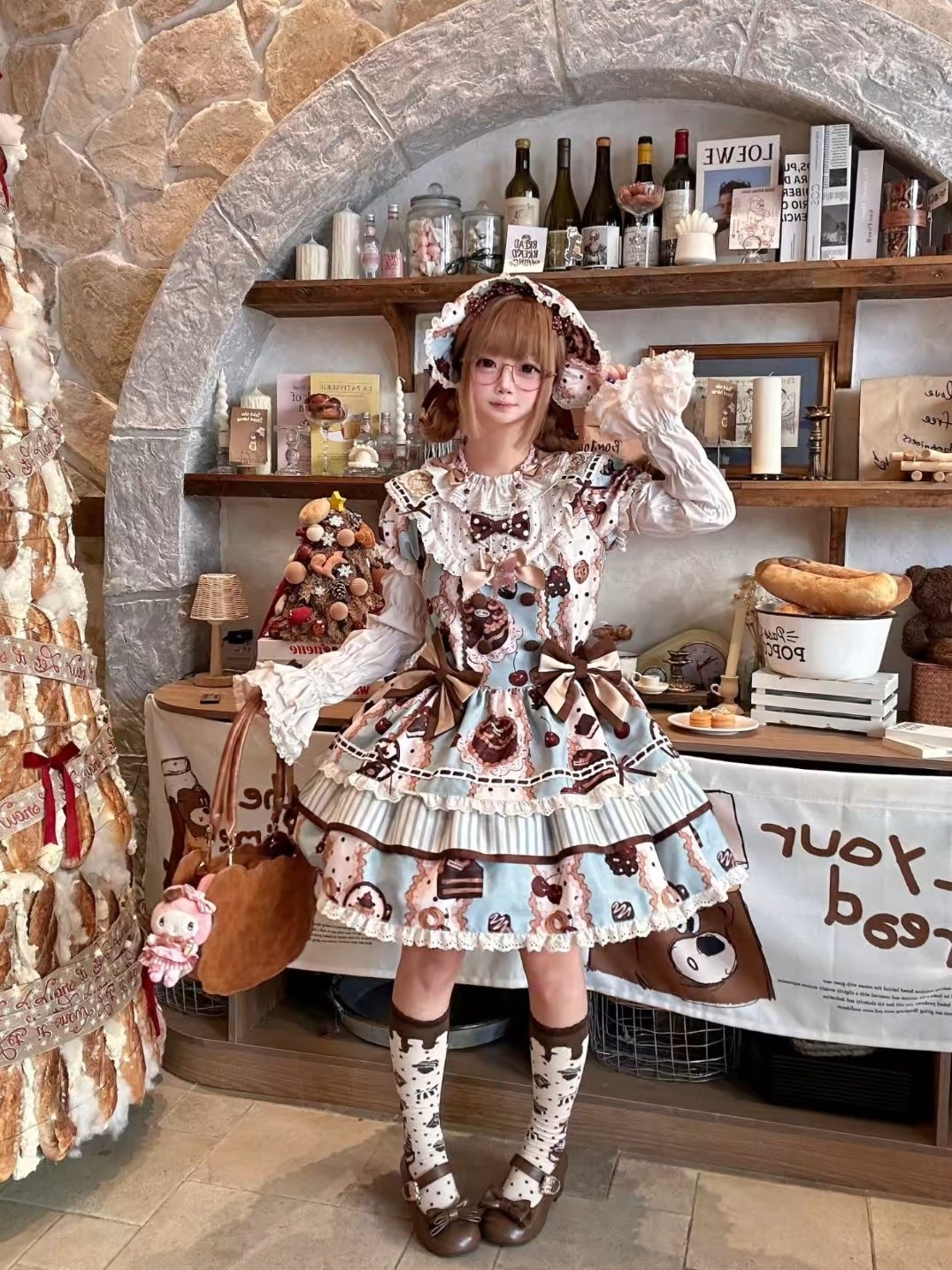 薄巧色就是最萌的，真的会爱上这种满印设计，搭配接袖是真的很doll很复古了