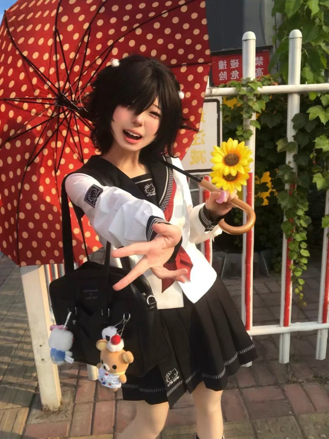 好美萌的一套水手服，这个配色我是真的爱了，而且Kitty的联名设计就很百搭