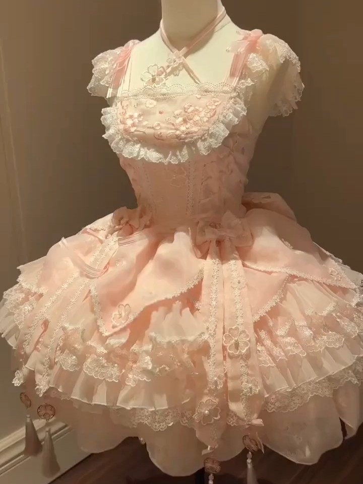 人台图都这么美，谁懂这个交叉绑带的含金量，这个粉是真的很温柔的感觉