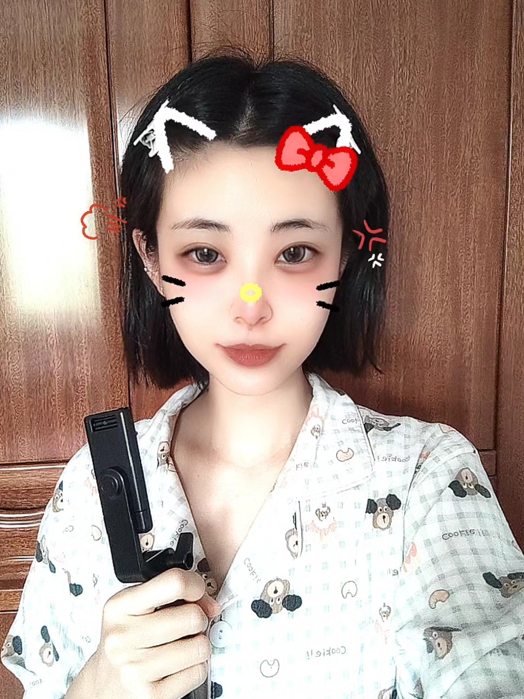 想当笨蛋美女，但只成功了一半，成了笨蛋
