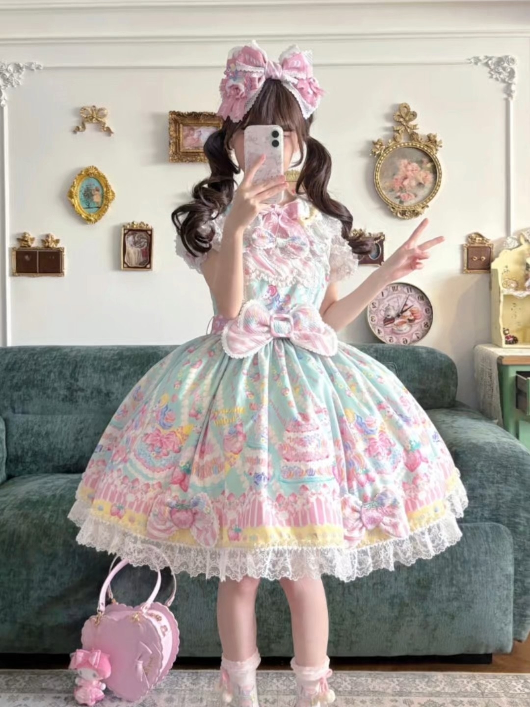 好美萌的小甜裙，好久没看见过这么可爱的裙子了，是真的眼前一亮很清新的感觉