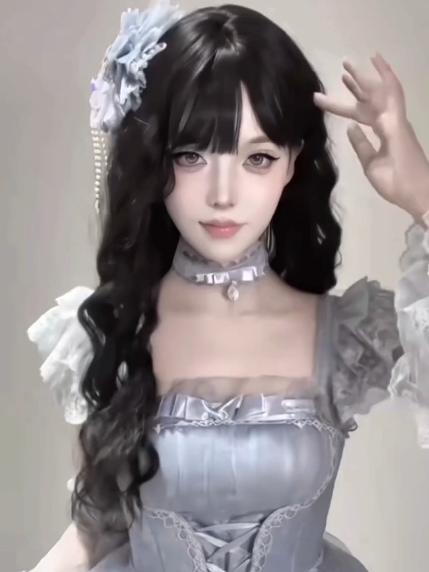 完全是大小姐的一条，这个蓝色是真的美的不行，裙摆好大一个好精致谁懂