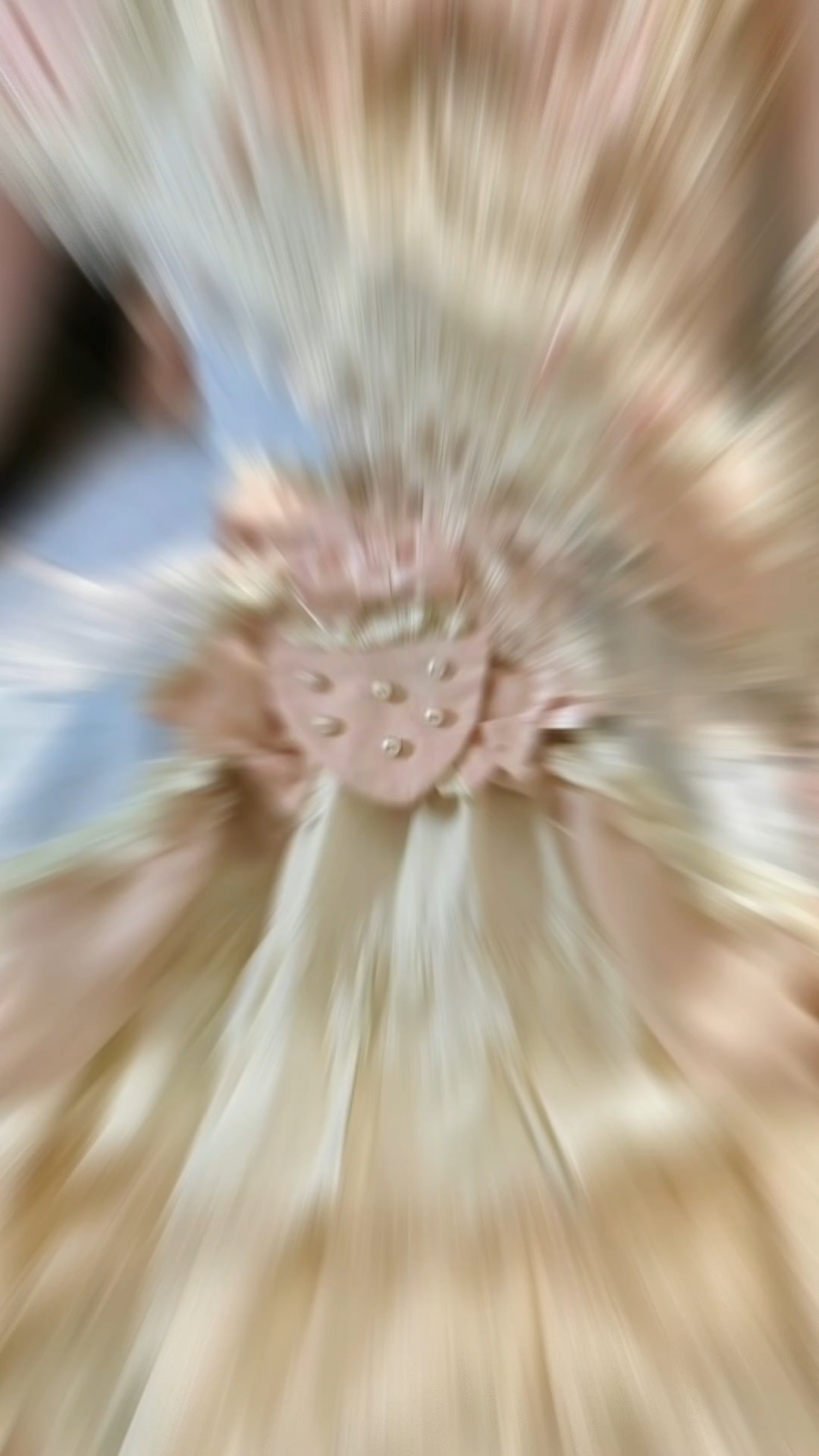 就这个草莓缎带真的是太萌啦，好喜欢这个绶带简直点睛之笔好嘛 #lo#lo安利#lolita