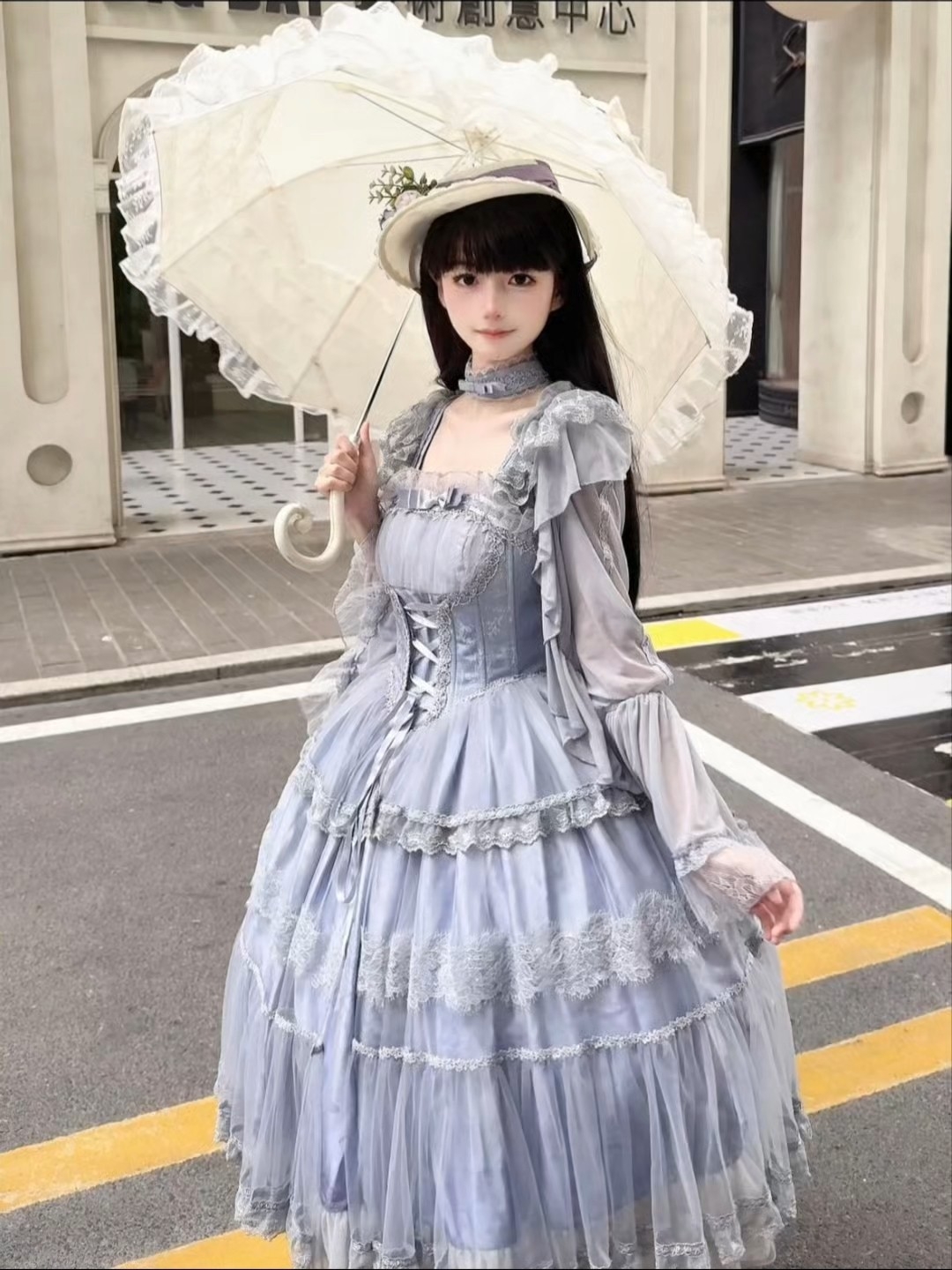 很温柔的蓝色谁懂，完全是邻家姐姐的感觉，网纱设计是真的很有质感很百搭