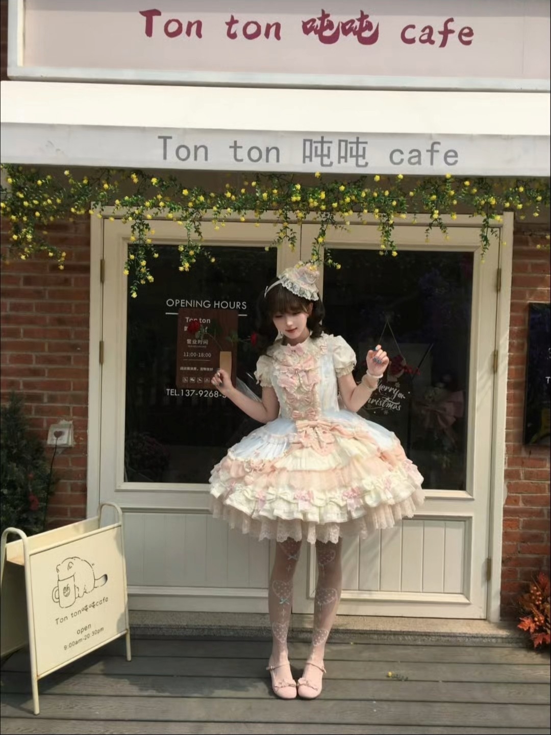 好美萌的一条小甜裙，这个裙摆是真的很大一个，这种粉蓝配色怎么能这么甜美