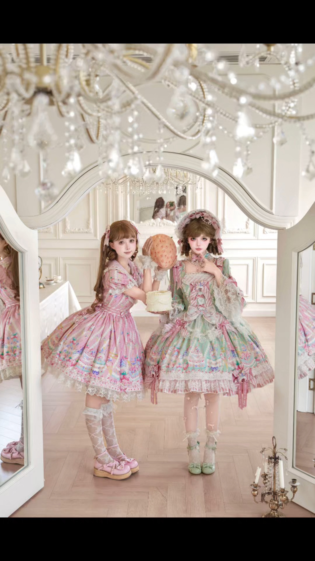 好适合和姐妹双子的小裙子呀，真的是甜甜萌萌的