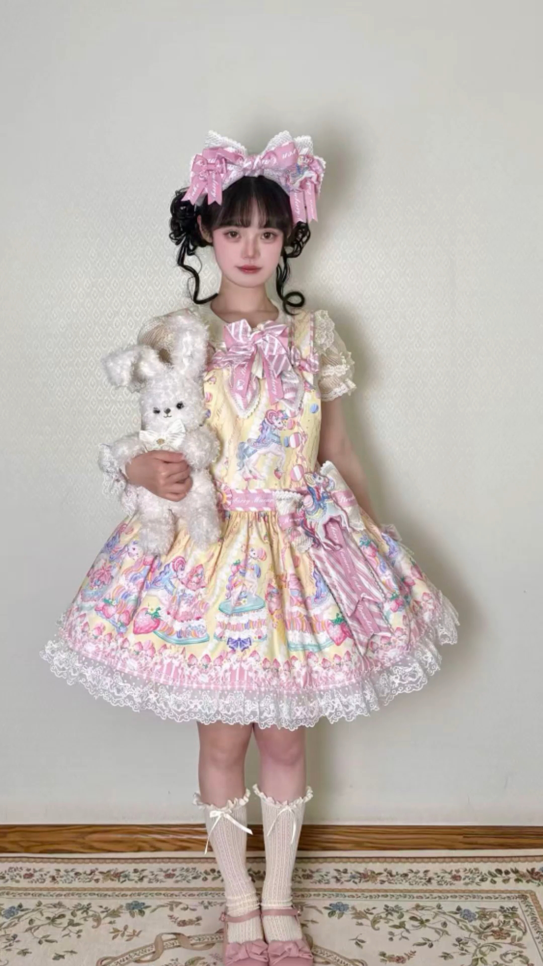 姐妹们，最近Alice girl新出的小裙子真的超级甜耶，你们都打算入哪个颜色呀