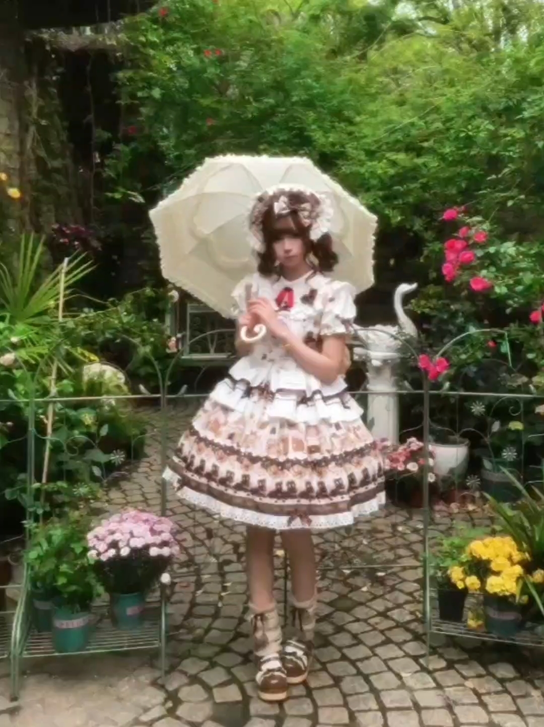 要说古早氛围感邦尼兔姜饼屋绝对有话说！婴儿蓝你真的好会做这种古早萌裙！